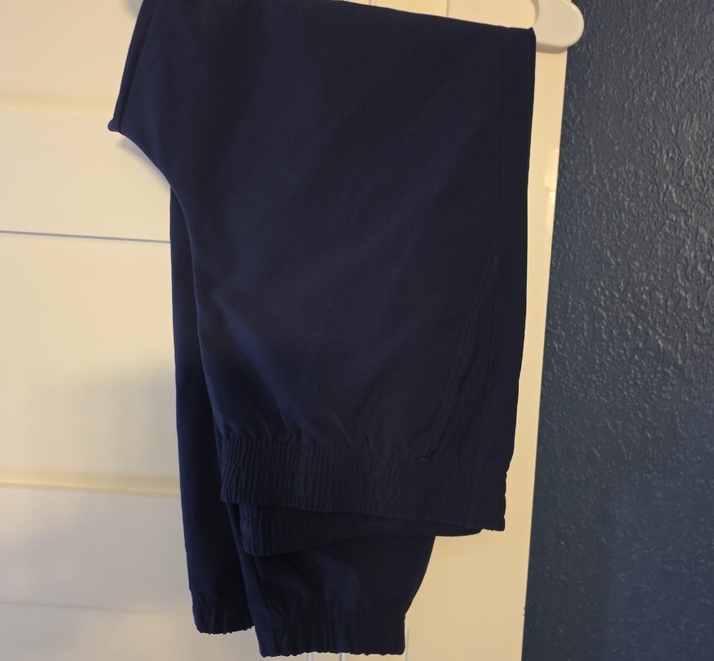 UNDER ARMOR DRAWSTRING PANTS.NWOT.